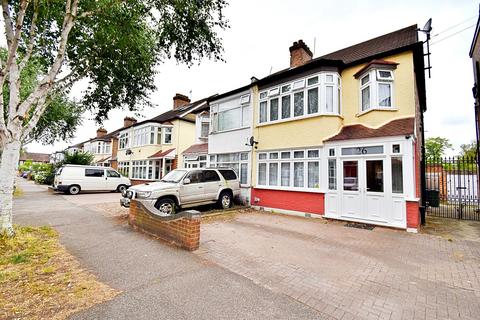 26 Bourne Gardens, London, E4 9DX
