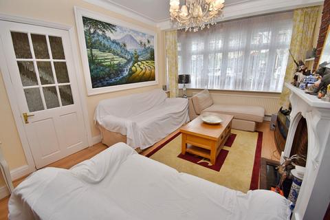 26 Bourne Gardens, London, E4 9DX