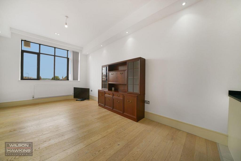 Flat 5, Time Building - x7vq Ivj E5 Gw At Dcul1 Jd.jpg
