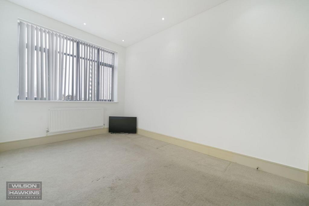 Flat 5, Time Building - eoy Z1 Or7 KKf1 IB8 RN1wr.jpg