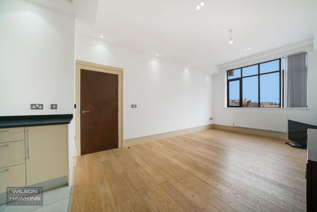 Flat 5, Time Building - ckv0pm PZYVl Nvm POv Ki4.jpg