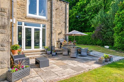 9 Park Lane, Greenfield, Oldham, OL3 7DX