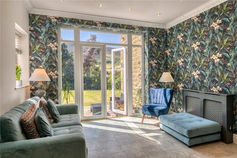 9 Park Lane, Greenfield, Oldham, OL3 7DX