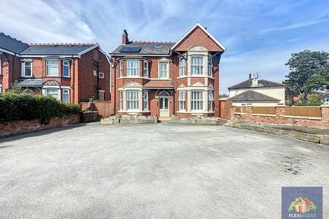 Scarisbrick New Road, Southport PR8
