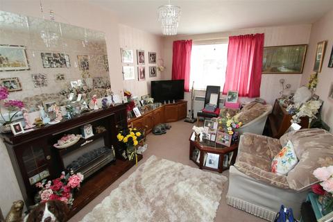 3 bedroom end of terrace house for sale, Bingham Road, Salisbury