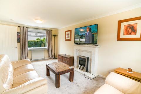 undefined, Crusader Crescent, Stewarton