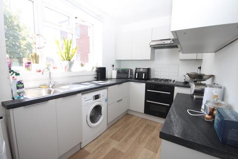 42 The Larches, Luton, LU2 7PX