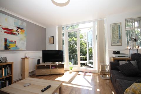 42 The Larches, Luton, LU2 7PX