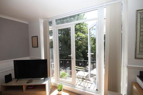 42 The Larches, Luton, LU2 7PX