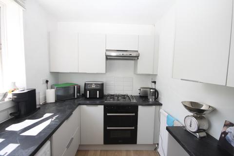 42 The Larches, Luton, LU2 7PX