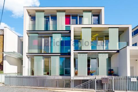 Office for sale, 17 Barnsbury Terrace Ter London N1 1JH