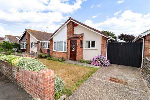 2 bedroom detached bungalow for sale, Oakwood Road, Hayling Island