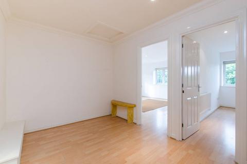 1 bedroom flat for sale, Greenview Close, Acton, London, W3