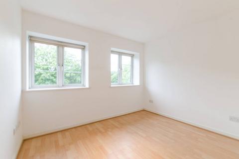 1 bedroom flat for sale, Greenview Close, Acton, London, W3