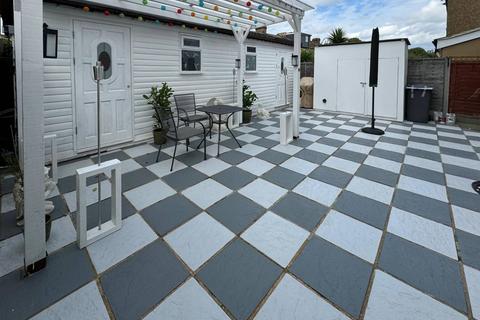 6 bedroom terraced house for sale, Dundee Road, Plaistow, London, E13