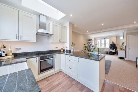 67 Gladstone Road, London, SW19 1QR