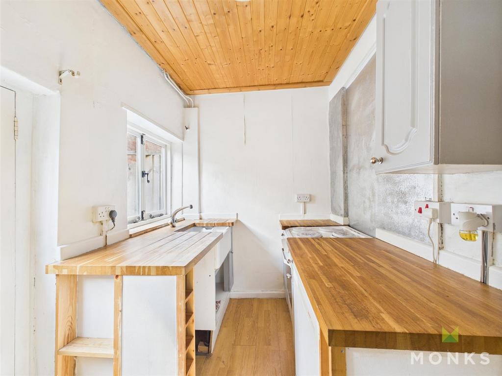 CAM01520 G0-PR0228-STILL005.jpg