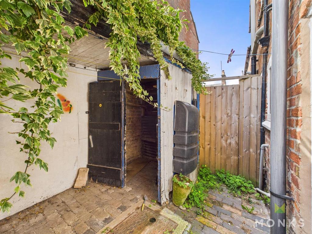 CAM01520 G0-PR0228-STILL007.jpg