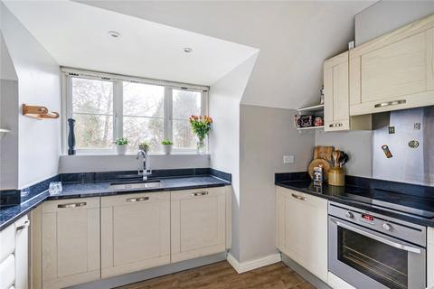 31 Meadowlands Drive, Haslemere, GU27 2FD