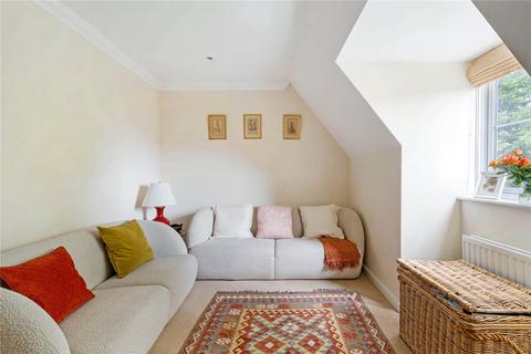 31 Meadowlands Drive, Haslemere, GU27 2FD