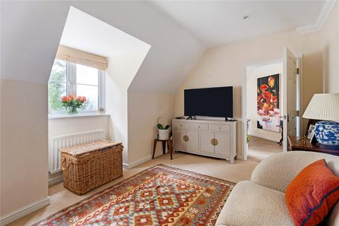 31 Meadowlands Drive, Haslemere, GU27 2FD
