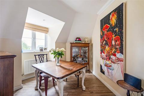 31 Meadowlands Drive, Haslemere, GU27 2FD