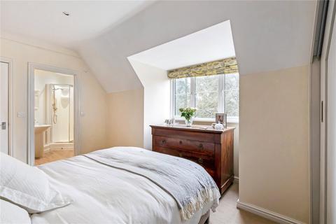 31 Meadowlands Drive, Haslemere, GU27 2FD