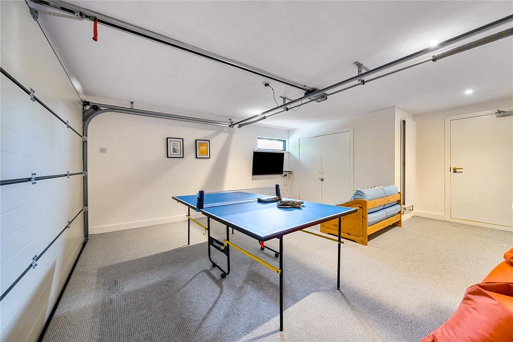 Garage/Games Room