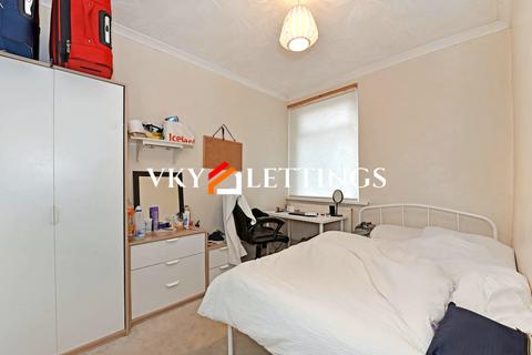 4 bedroom terraced house to rent, New Park Terrace, Pontypridd CF37