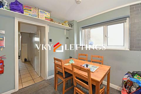 4 bedroom terraced house to rent, New Park Terrace, Pontypridd CF37