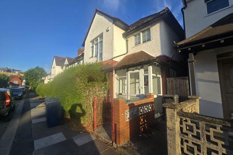 3 bedroom semi-detached house to rent, Temple Gardens, NW11