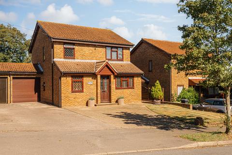 4 bedroom link detached house for sale, Aston Way, Epsom