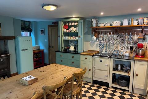 3 bedroom end of terrace house for sale, Delph New Road, Dobcross OL3