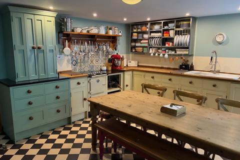 3 bedroom end of terrace house for sale, Delph New Road, Dobcross OL3