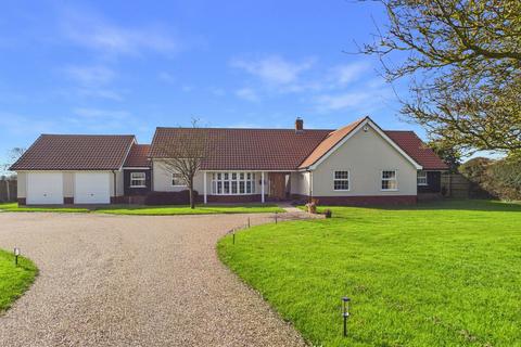 4 bedroom detached bungalow for sale, The Folly, Saxtead