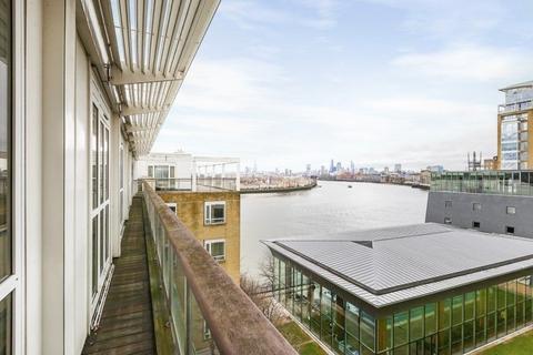 2 bedroom apartment to rent, 36 Westferry Circus, London E14