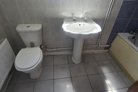3 bedroom terraced house to rent, Keppoch Street, Cardiff CF24
