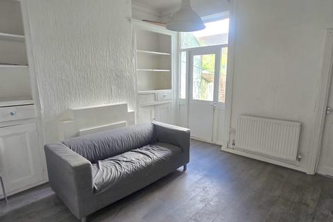 3 bedroom terraced house to rent, Keppoch Street, Cardiff CF24