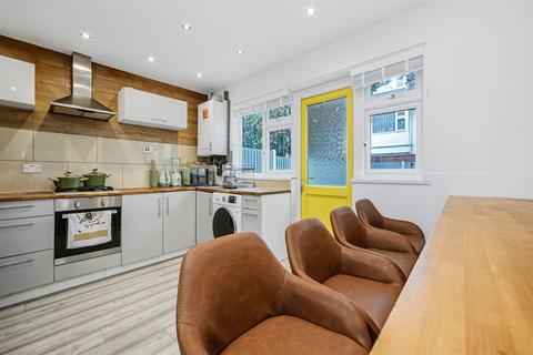 3 bedroom terraced house to rent, Atkinson Road, E16