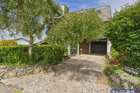 4 bedroom detached house for sale, Orsedd Newydd, Star