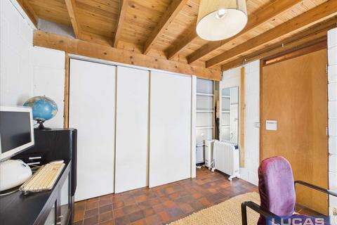 4 bedroom detached house for sale, Orsedd Newydd, Star