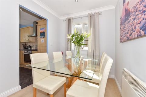 2 bedroom flat for sale, Whyte Close, Whitfield, Dover, Kent