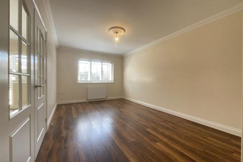 4 bedroom detached house for sale, London Road, Wickford, Essex