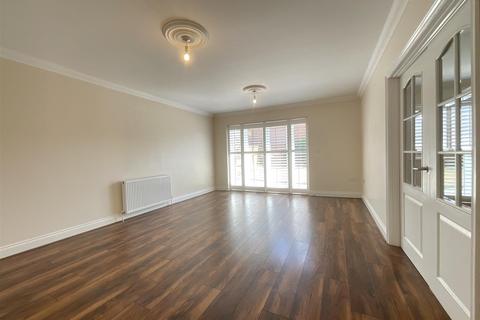 4 bedroom detached house for sale, London Road, Wickford, Essex