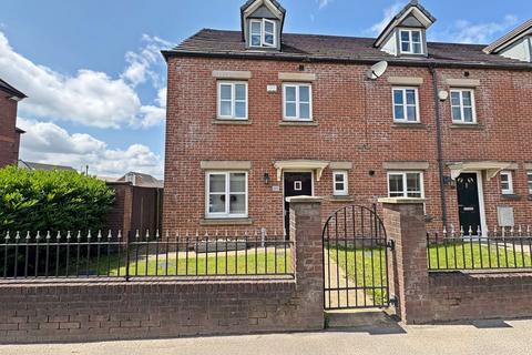 4 bedroom terraced house for sale, Church Street, Westhoughton, BL5