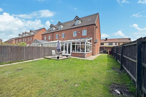4 bedroom terraced house for sale, Church Street, Westhoughton, BL5