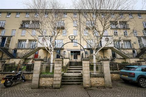 2 bedroom flat to rent, Saffron Court, Bath BA1