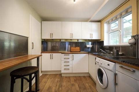 2 bedroom flat to rent, Saffron Court, Bath BA1