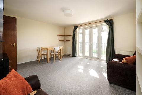 2 bedroom flat to rent, Saffron Court, Bath BA1