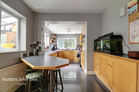 5 bedroom detached house for sale, Salander Crescent, Wistaston